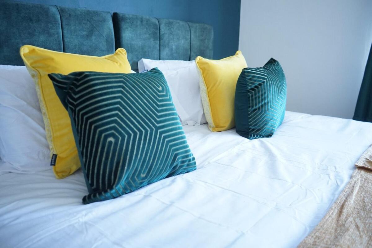 Stylish 3-bed With Wifi & Kitchen Holiday home