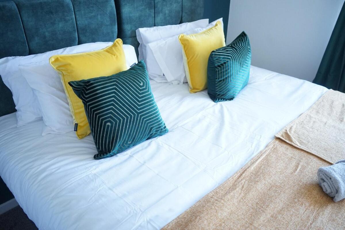 Stylish 3-bed With Wifi & Kitchen Holiday home Swansea