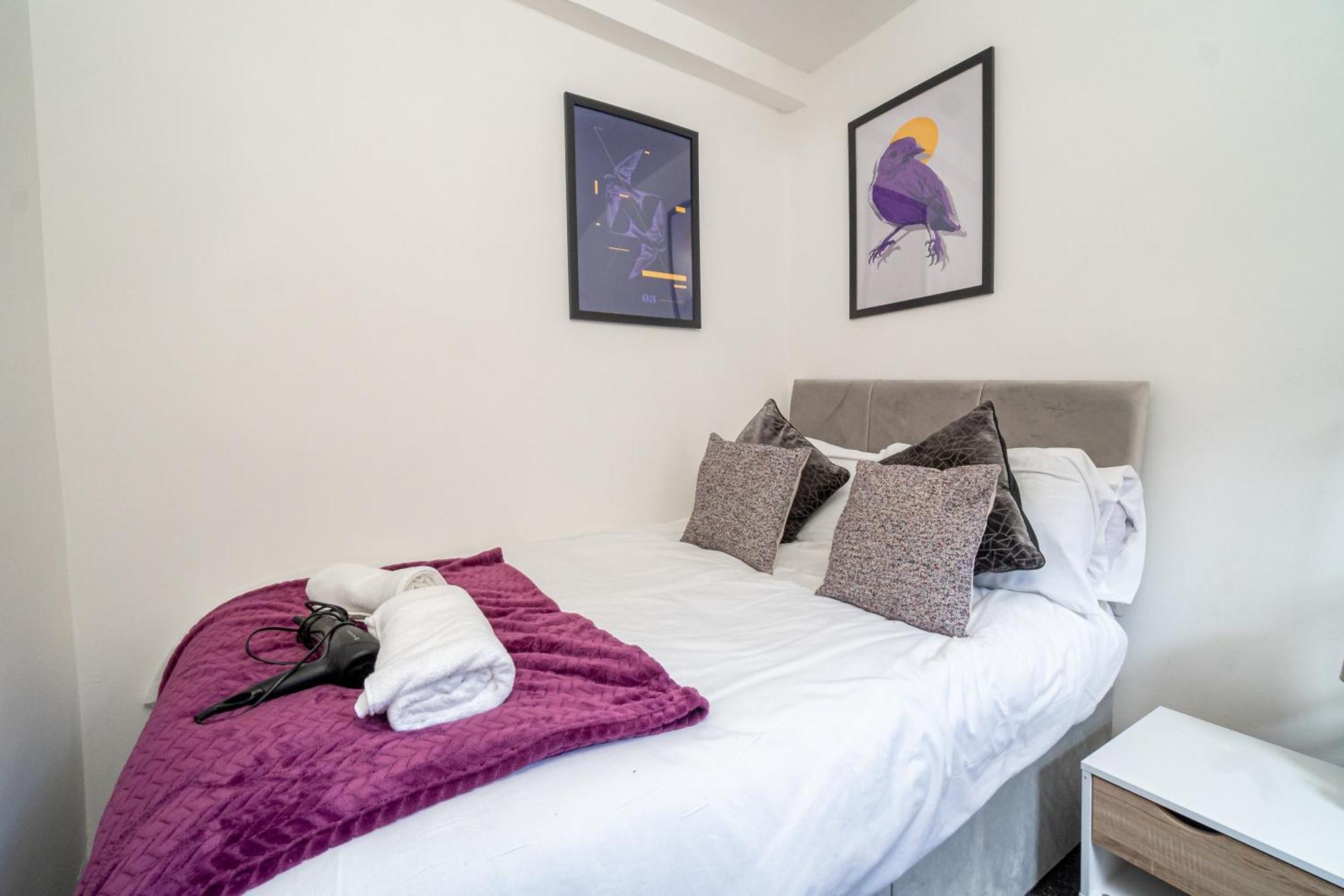 Stylish 3-bed With Wifi & Kitchen Holiday home *